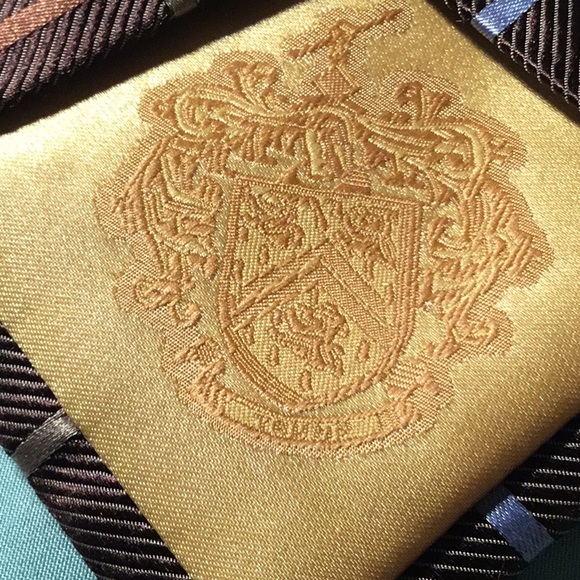 DONALD TRUMP SIGNATURE COLLECTION TIE. - Picture 3 of 5